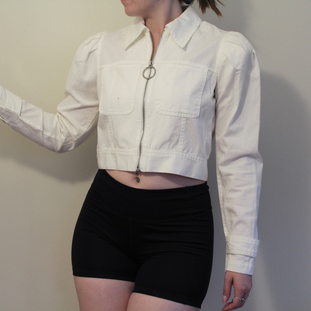 Cropped White Puff Sleeve Jacket